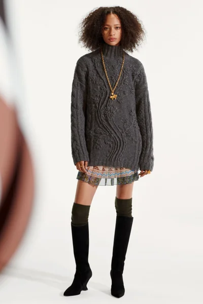 Look 16